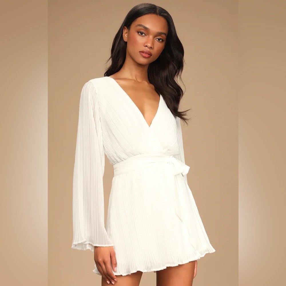 Lulus Ivory Long Sleeve Romper / size XS